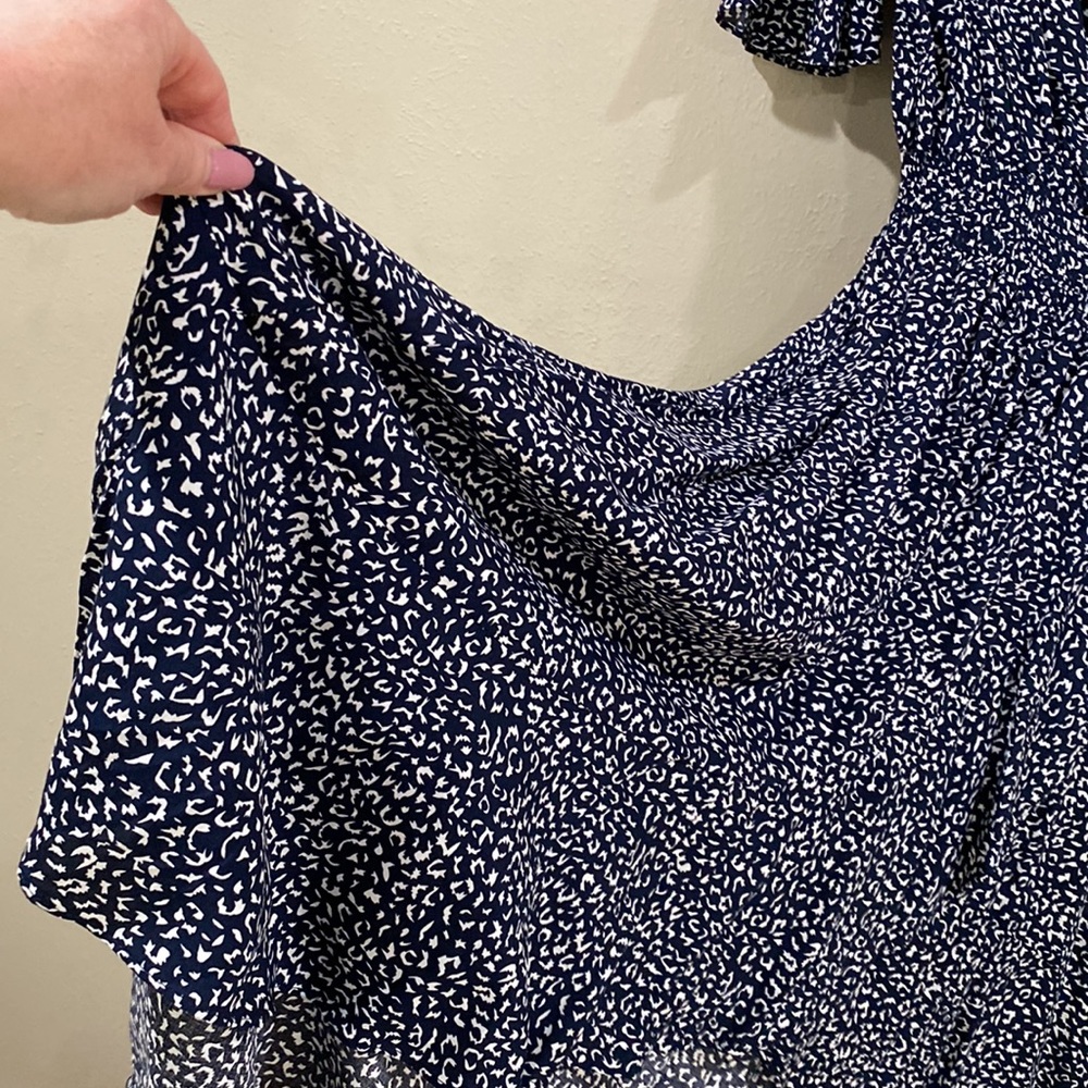 High low dress, light weight by KorMei. Size M - Picture 6 of 7